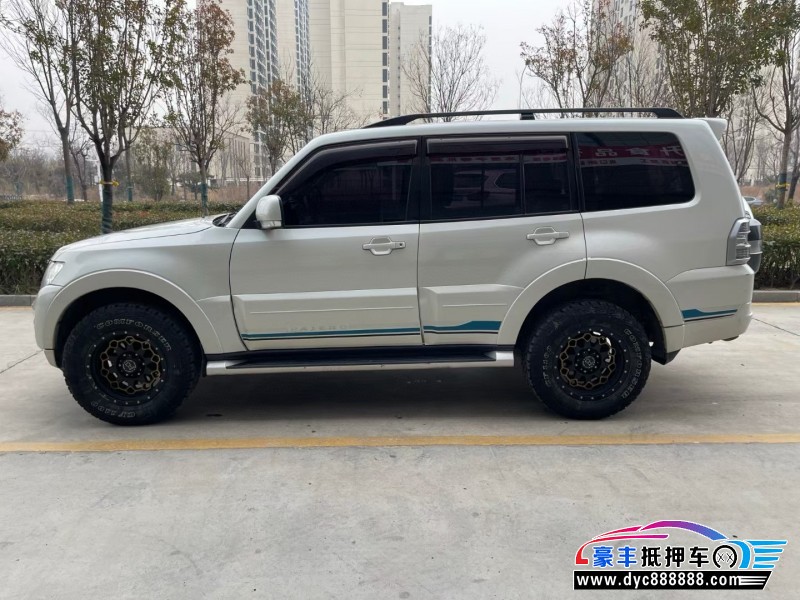 19年三菱帕杰罗轿车抵押车出售