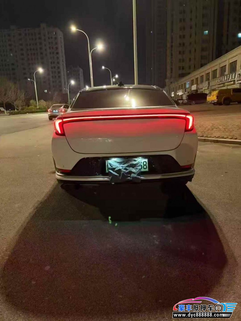 22年极狐阿尔法S轿车抵押车出售