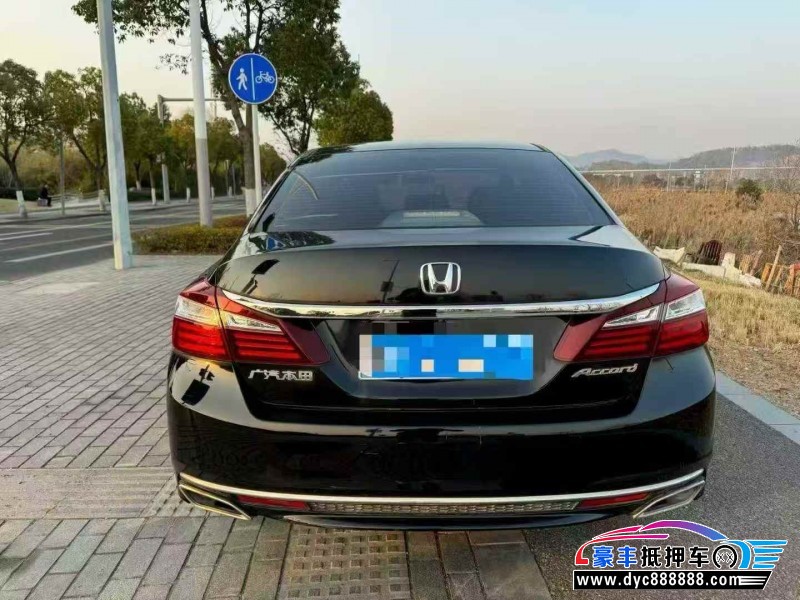 18年本田雅阁轿车抵押车出售