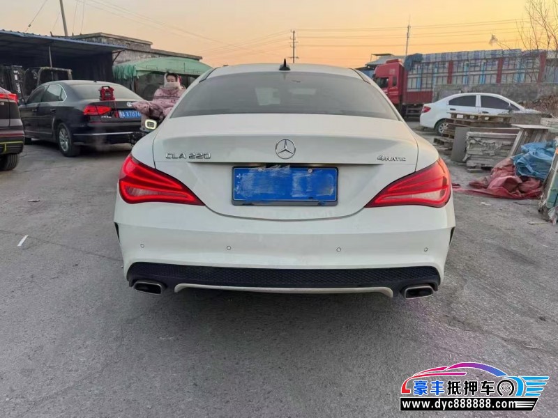 15年奔驰CLA轿车抵押车出售