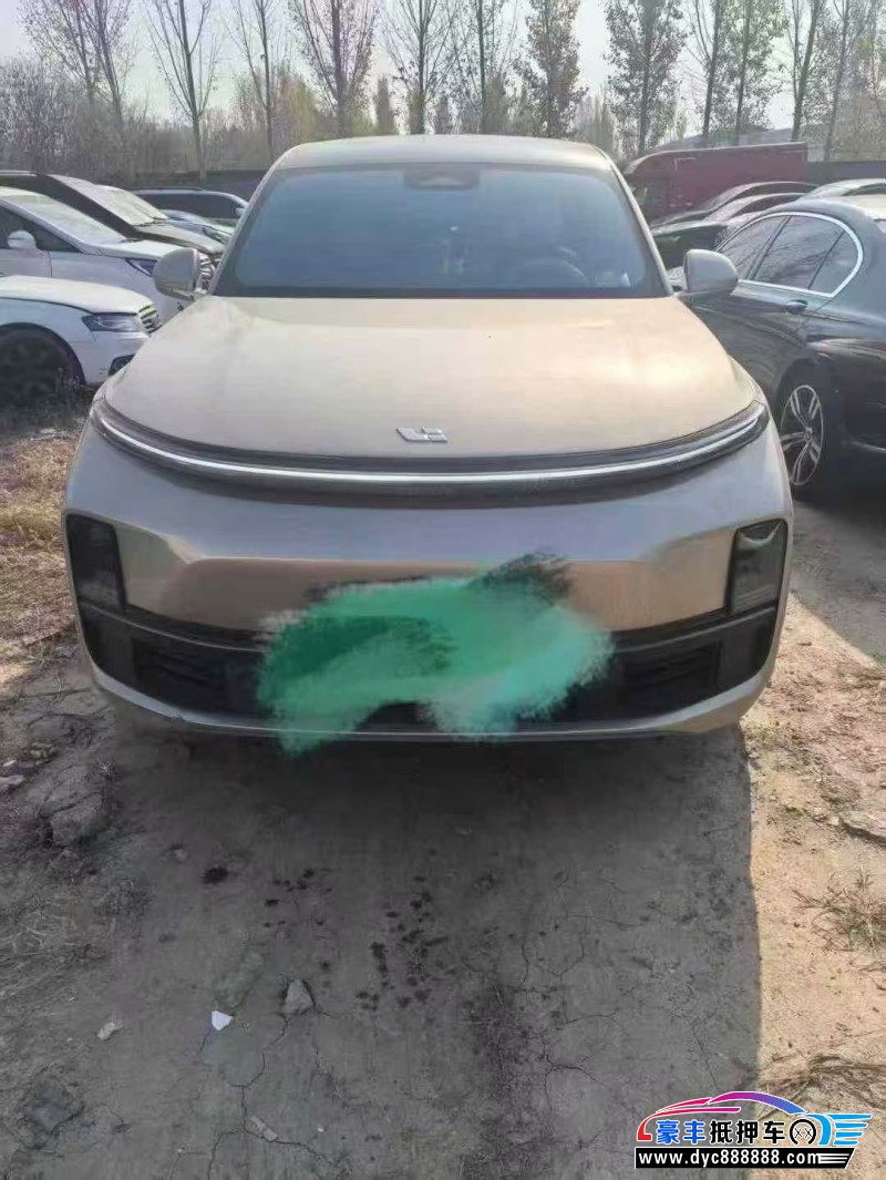 23年理想L8轿车抵押车出售