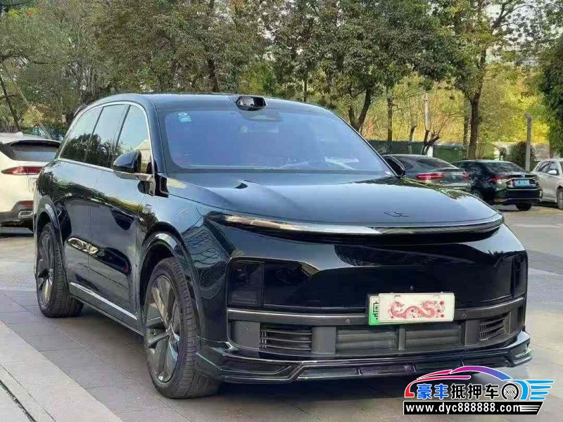 25年理想L8轿车抵押车出售