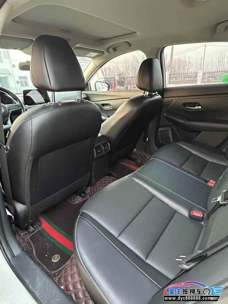 22年日产轩逸轿车抵押车出售