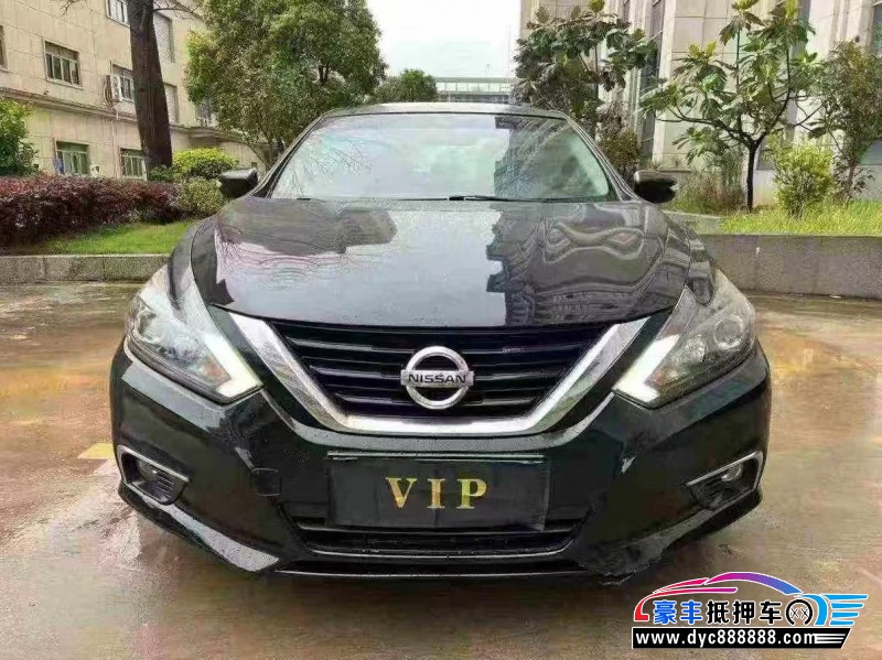 16年日产天籁轿车