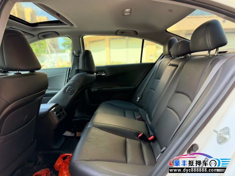 14年本田雅阁轿车抵押车出售