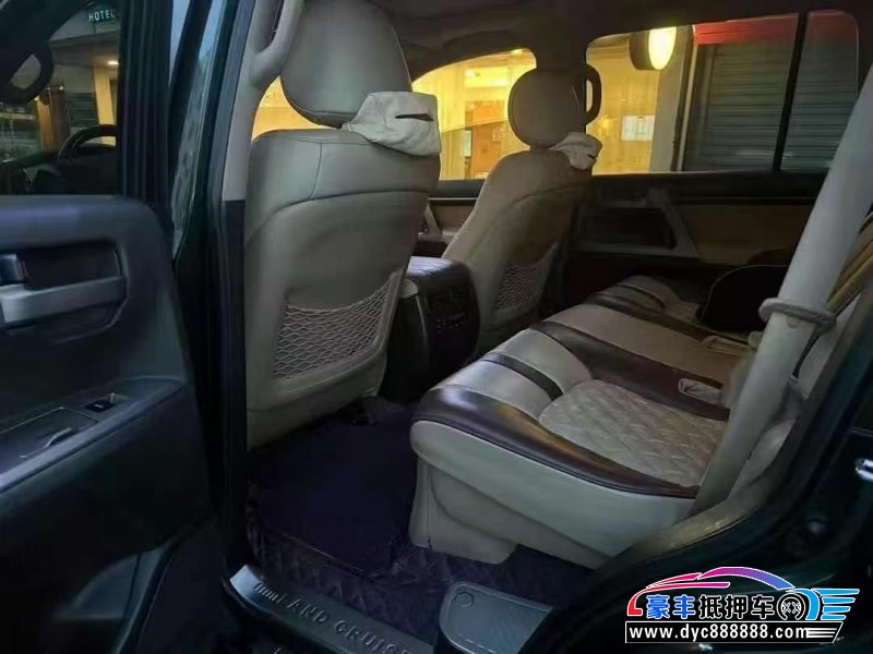 12年丰田兰德酷路泽（陆巡）轿车抵押车出售