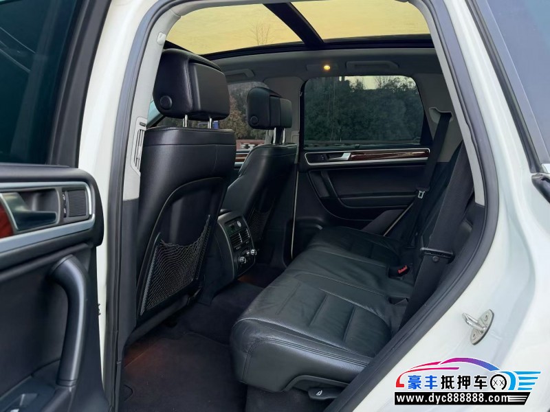 15年大众途锐轿车抵押车出售