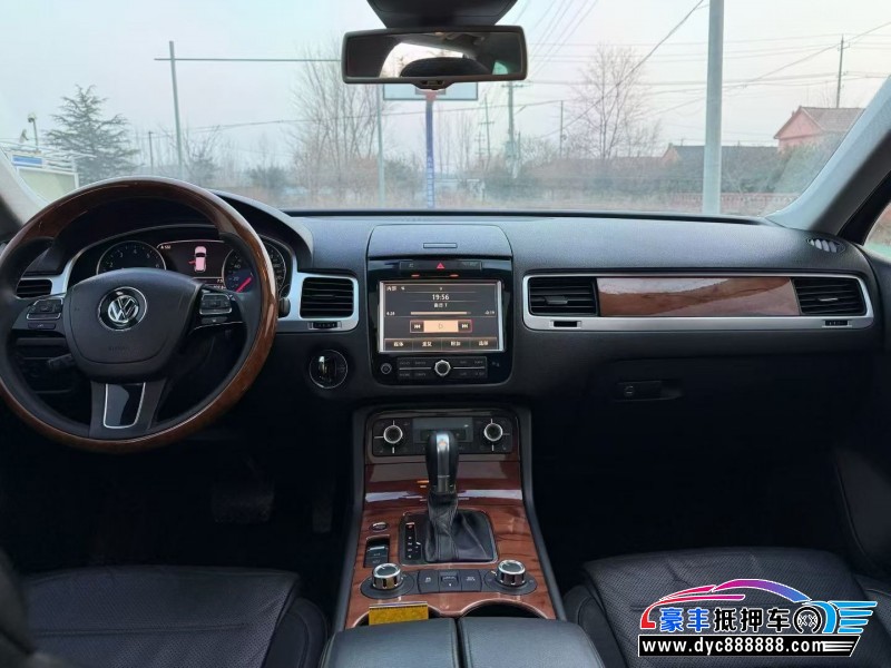 15年大众途锐轿车抵押车出售