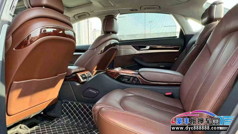 12年奥迪A8轿车抵押车出售