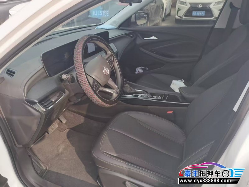 25年别克威朗轿车抵押车出售