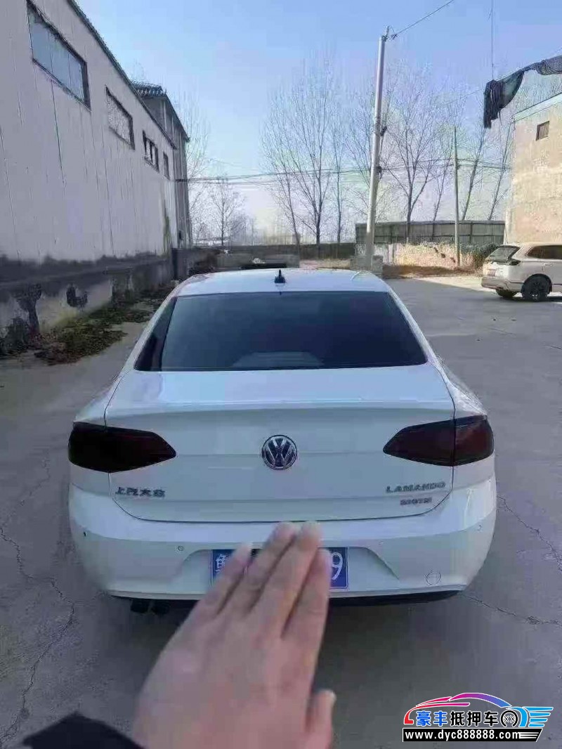 17年大众凌渡轿车抵押车出售