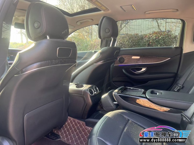 17年奔驰E轿车抵押车出售