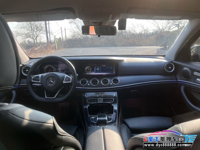 17年奔驰E轿车抵押车出售