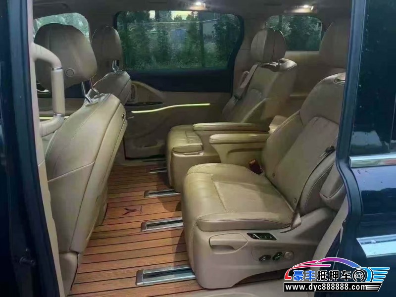 23年岚图梦想家轿车抵押车出售