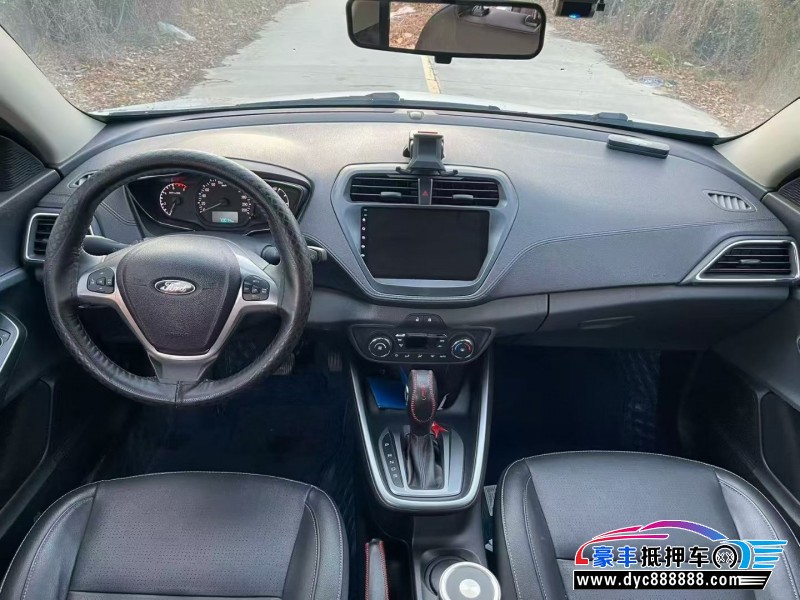 17年福特福睿斯轿车抵押车出售