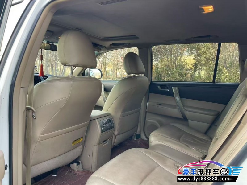 12年丰田汉兰达轿车抵押车出售