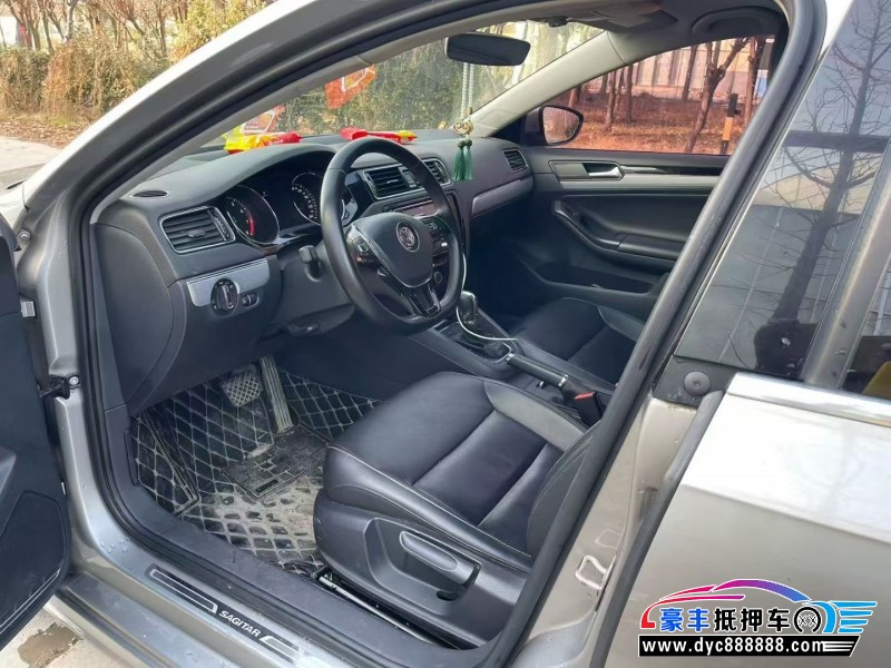 18年大众速腾轿车抵押车出售