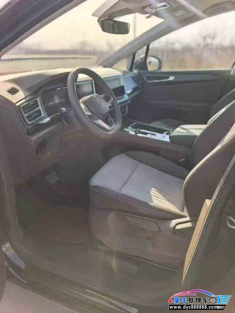 25年大众蔚然轿车抵押车出售