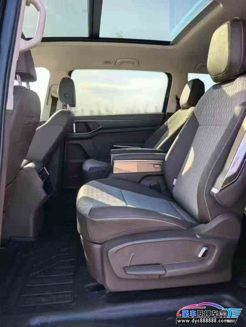 25年大众蔚然轿车抵押车出售