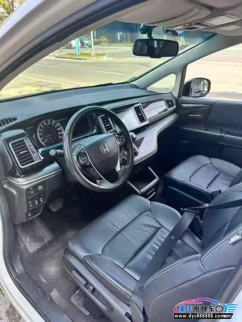 17年本田艾力绅轿车抵押车出售