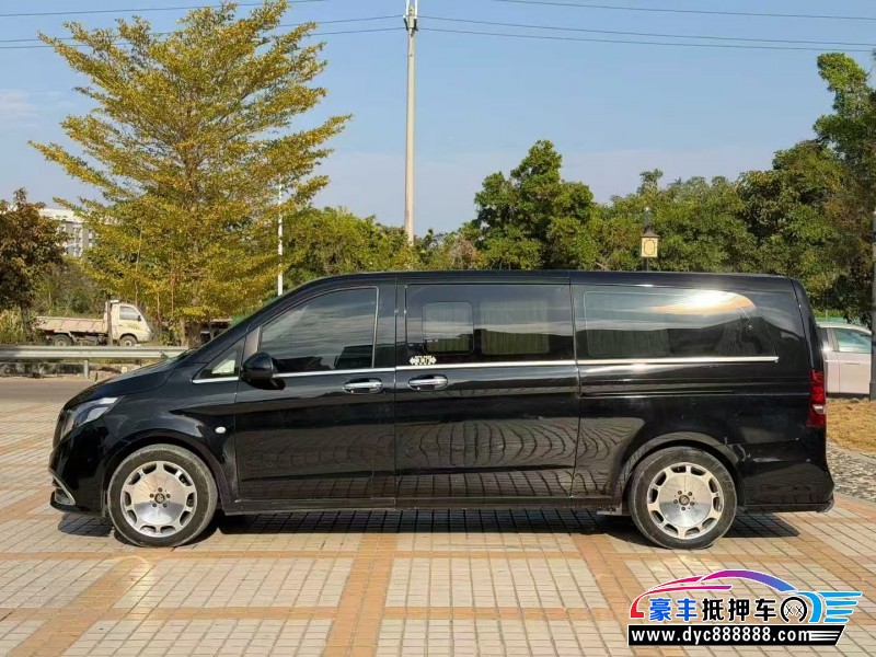 22年奔驰威霆轿车抵押车出售