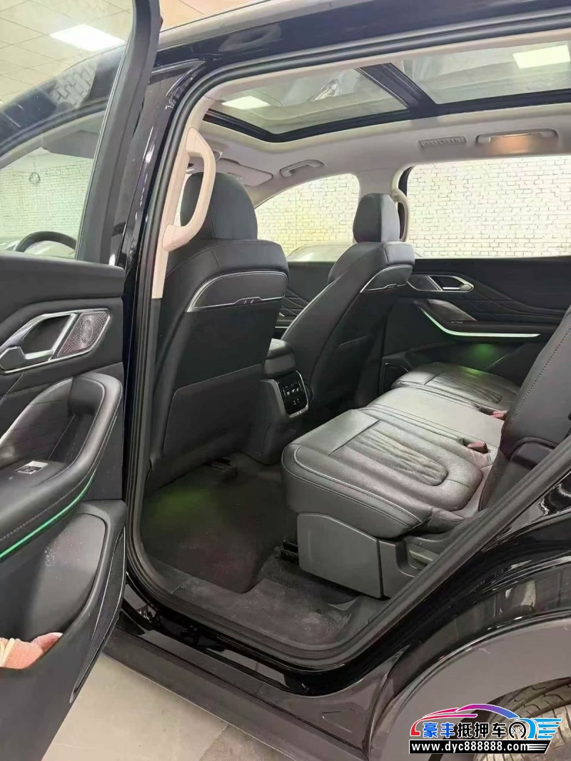 25年红旗HS7轿车抵押车出售