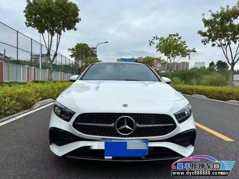 23年奔驰A轿车抵押车出售