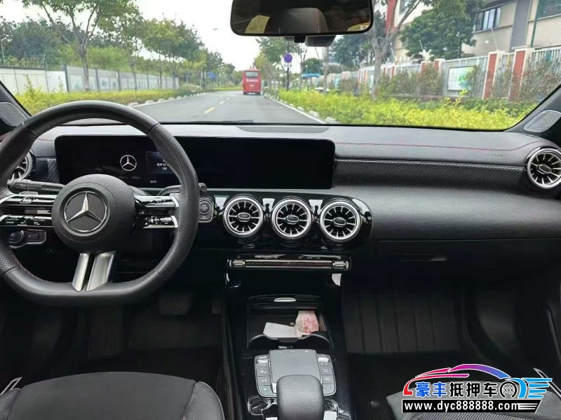 23年奔驰A轿车抵押车出售