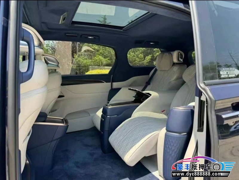 22年别克GL8轿车抵押车出售