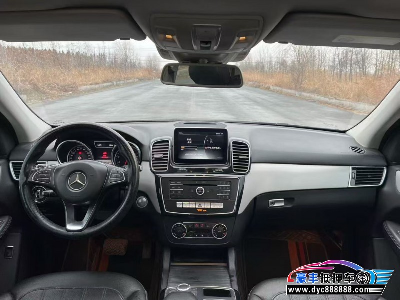 16年奔驰GLE轿车抵押车出售