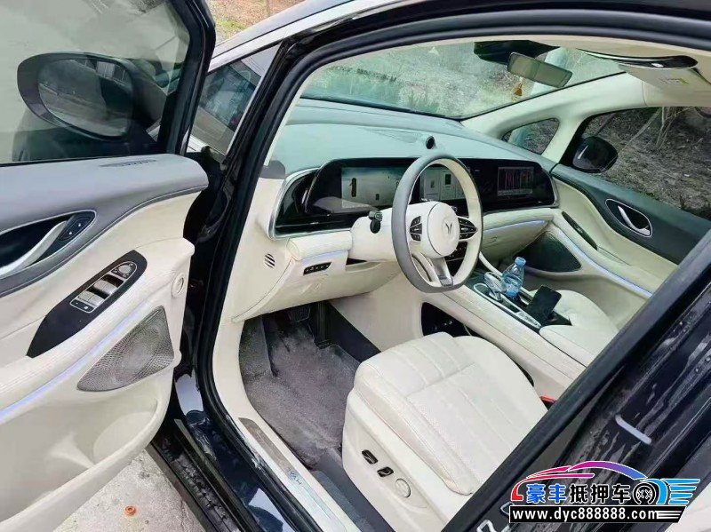 24年岚图梦想家轿车抵押车出售