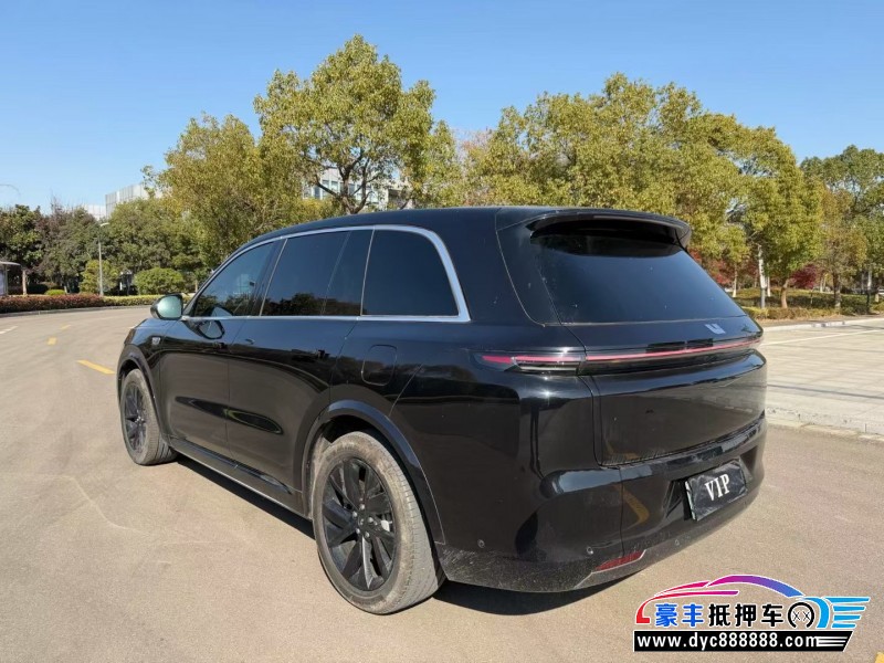 23年理想L8轿车抵押车出售