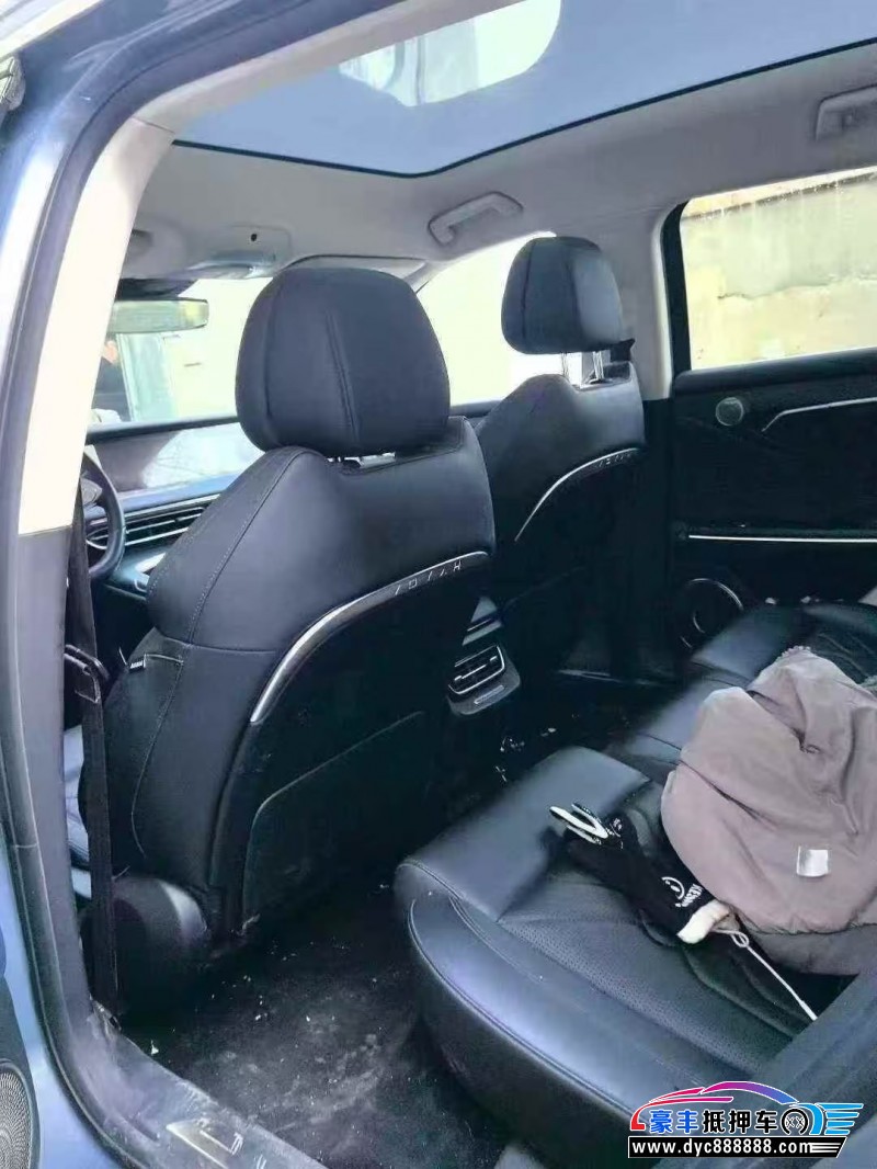 22年岚图FREE轿车抵押车出售