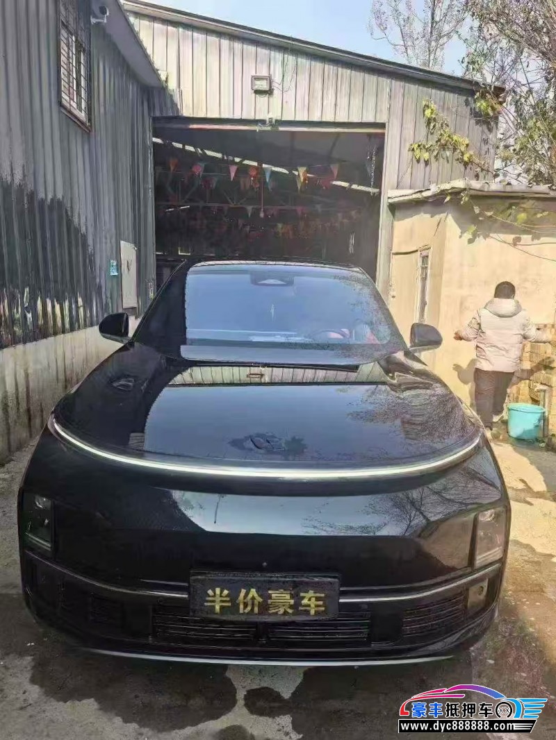 抵押车出售23年理想L8轿车