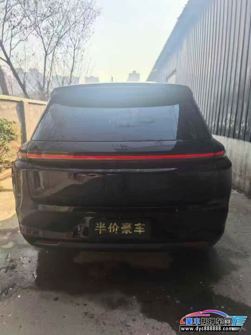 23年理想L8轿车抵押车出售