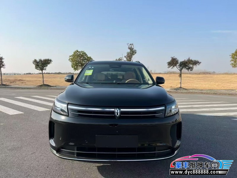 抵押车出售25年华为问界轿车