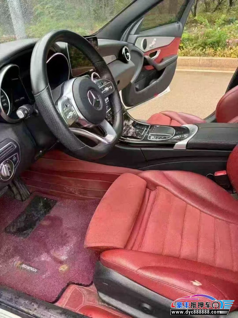 19年奔驰C轿车抵押车出售