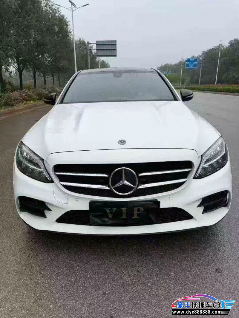 19年奔驰C轿车抵押车出售