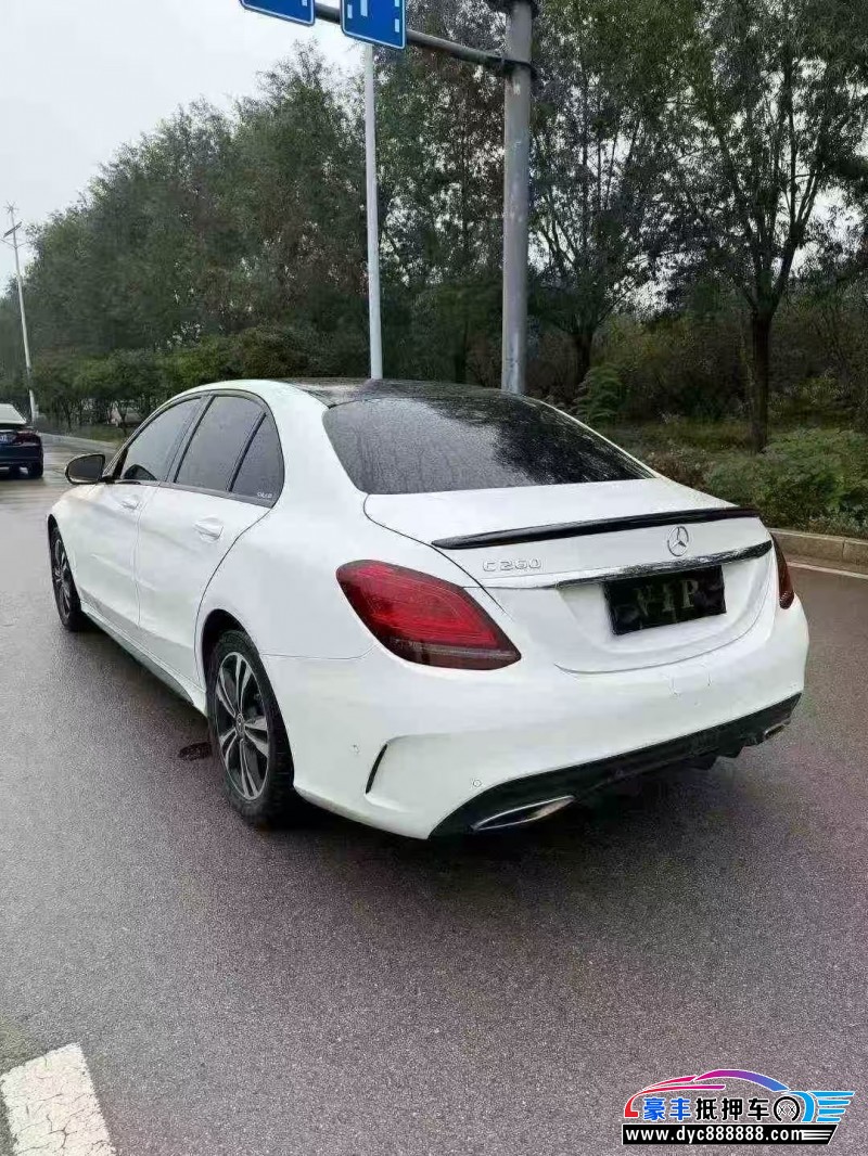 19年奔驰C轿车抵押车出售