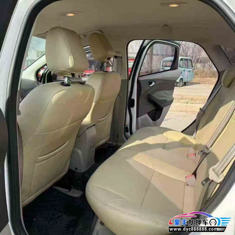 15年福特福克斯轿车抵押车出售