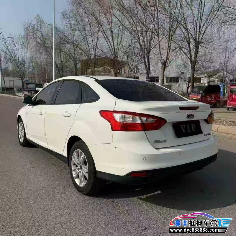 15年福特福克斯轿车抵押车出售