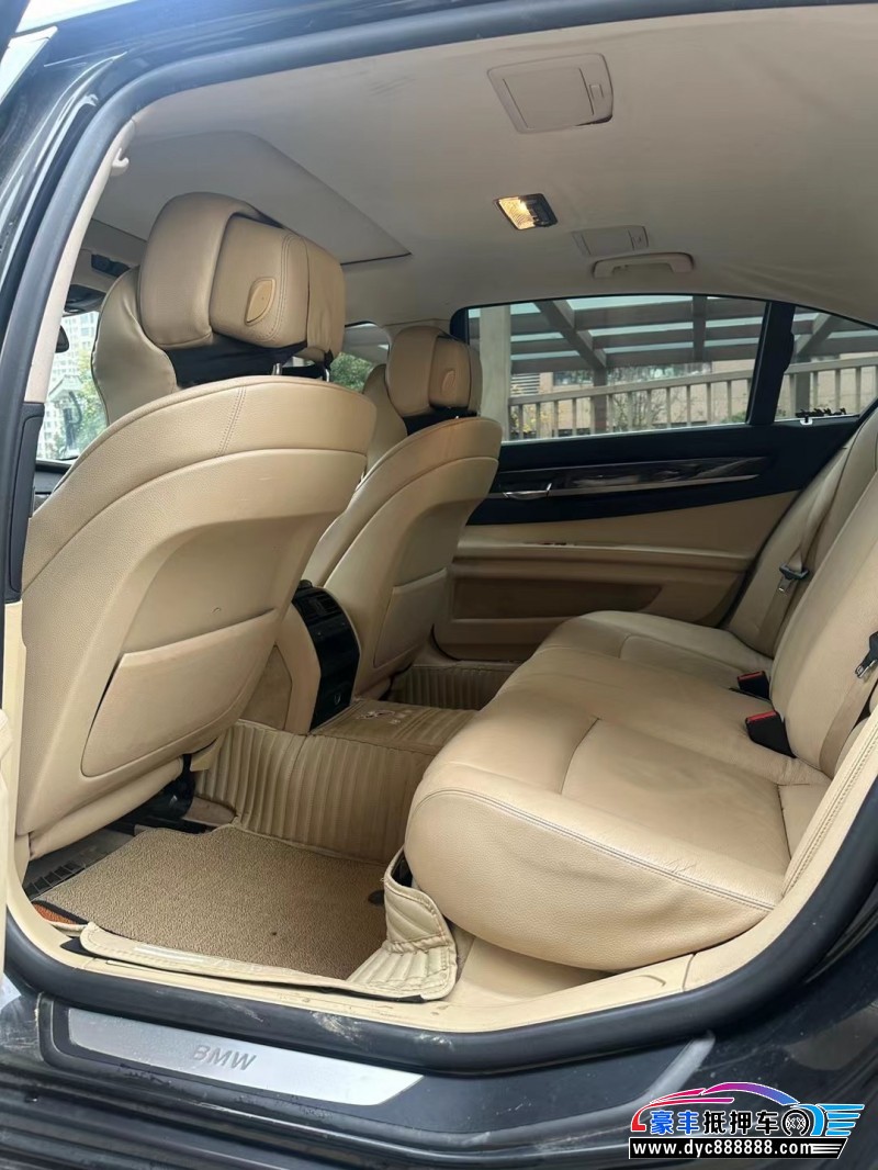 12年宝马7系轿车抵押车出售