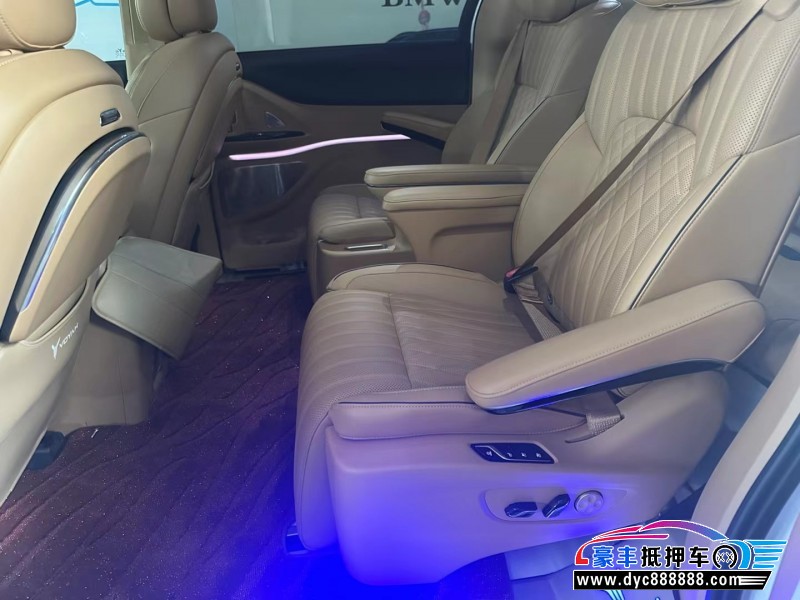 23年岚图梦想家轿车抵押车出售