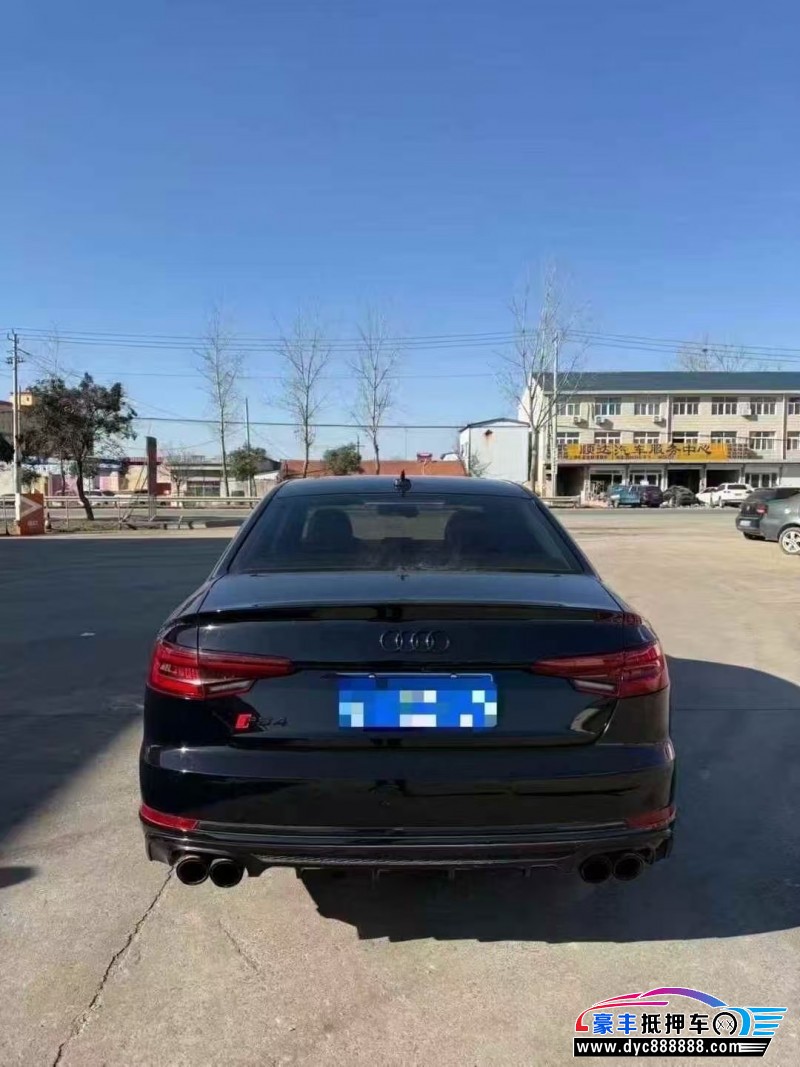 19年奥迪A4L轿车抵押车出售