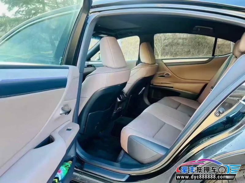 25年雷克萨斯ES轿车抵押车出售