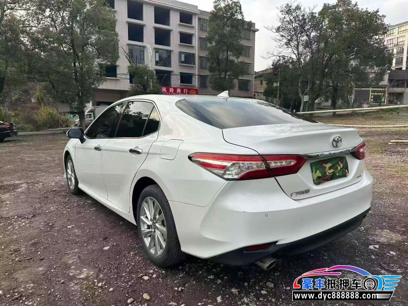 22年丰田凯美瑞轿车抵押车出售