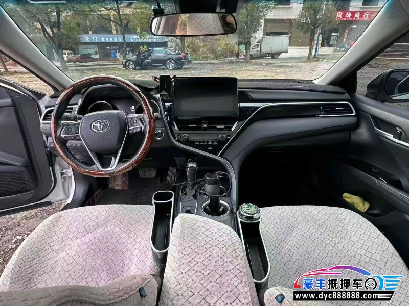 22年丰田凯美瑞轿车抵押车出售