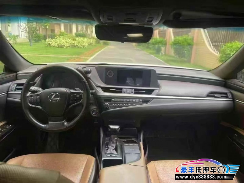 20年雷克萨斯ES轿车抵押车出售