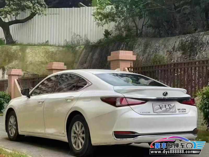 20年雷克萨斯ES轿车抵押车出售