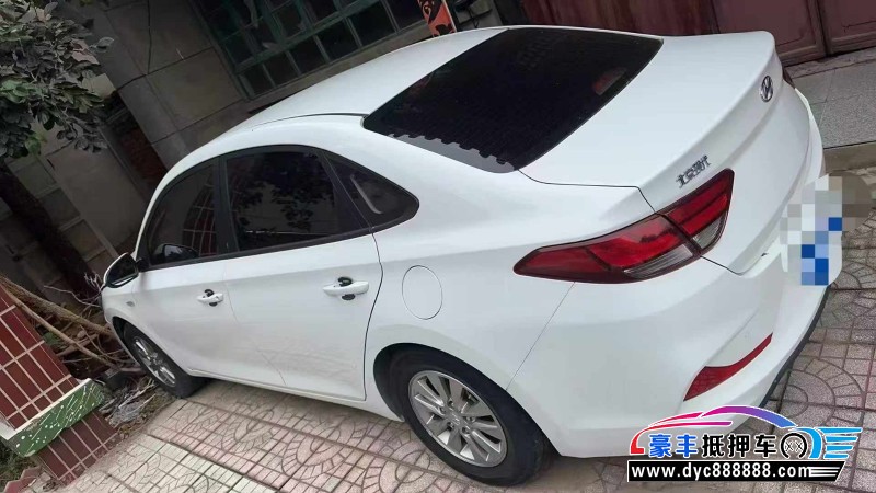 19年现代悦动轿车抵押车出售